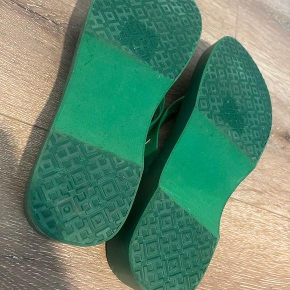 Tory Burch Green Paisley Sandals - Picture 4 of 5